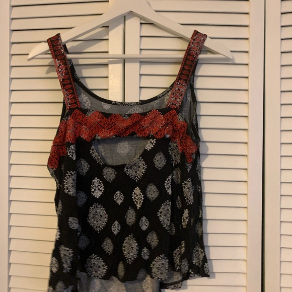 Black patterned tank top - Picture 3 of 3